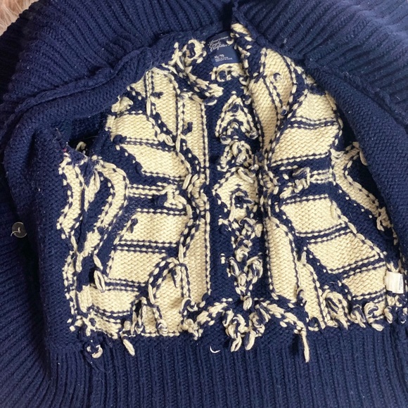 American Eagle Winter Sweater - Picture 3 of 15